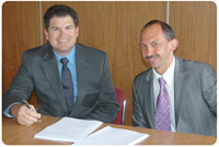 Martin Egan signs the Access Agreement with Michael Jackman